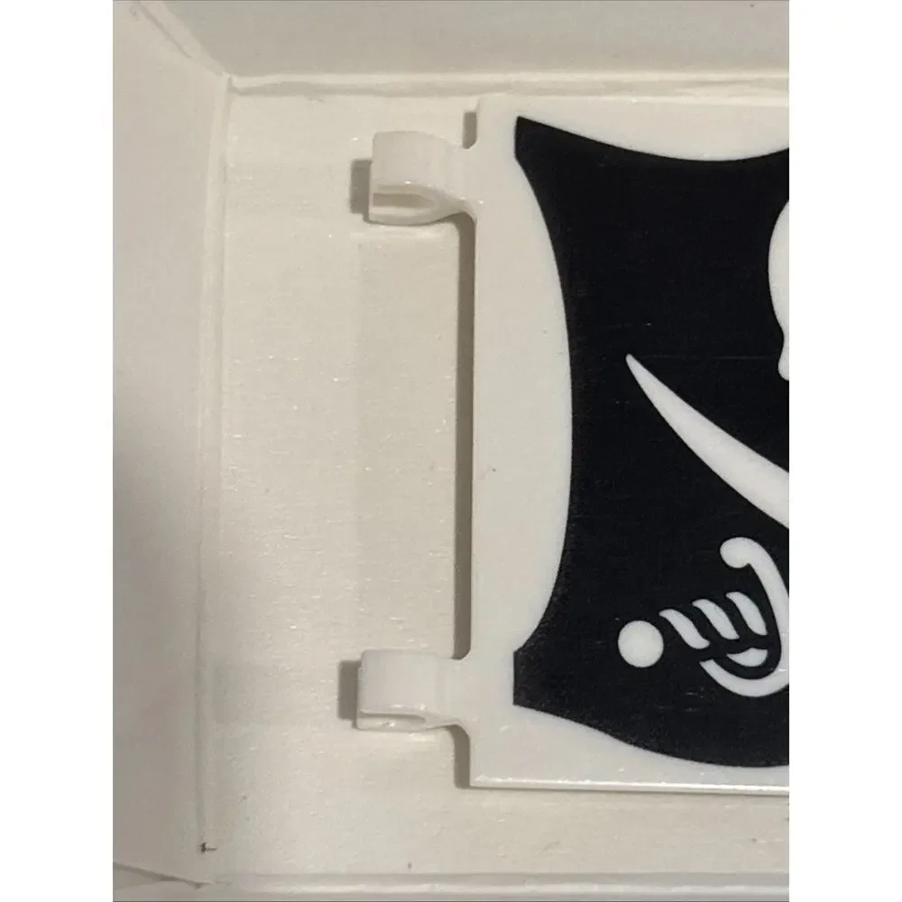Lego The Brick Bounty Flag Jolly Roger 6x5 Skull & Crossed Cutlasses #2525pb008